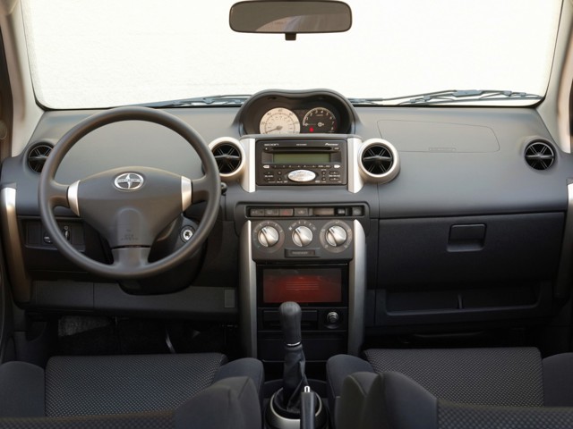 Scion Xa photo 14