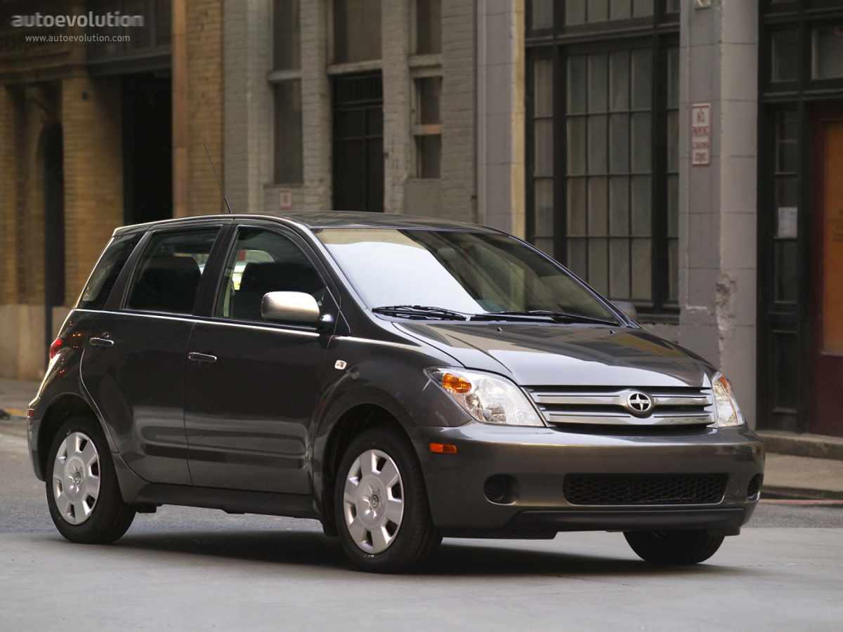 Scion SCION xA 1.5 VVTi 5MT (105 HP)