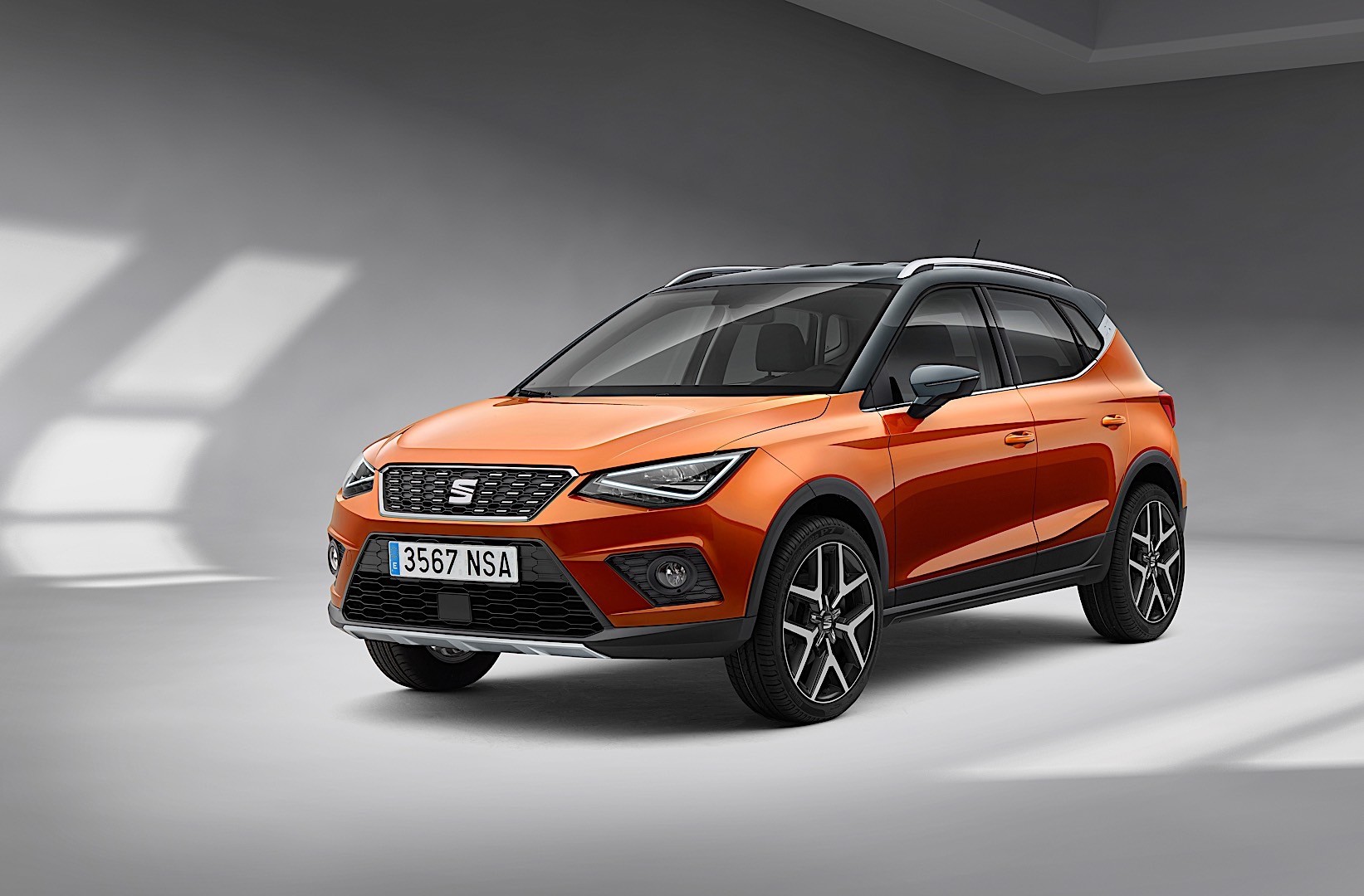 Seat Arona photo 3