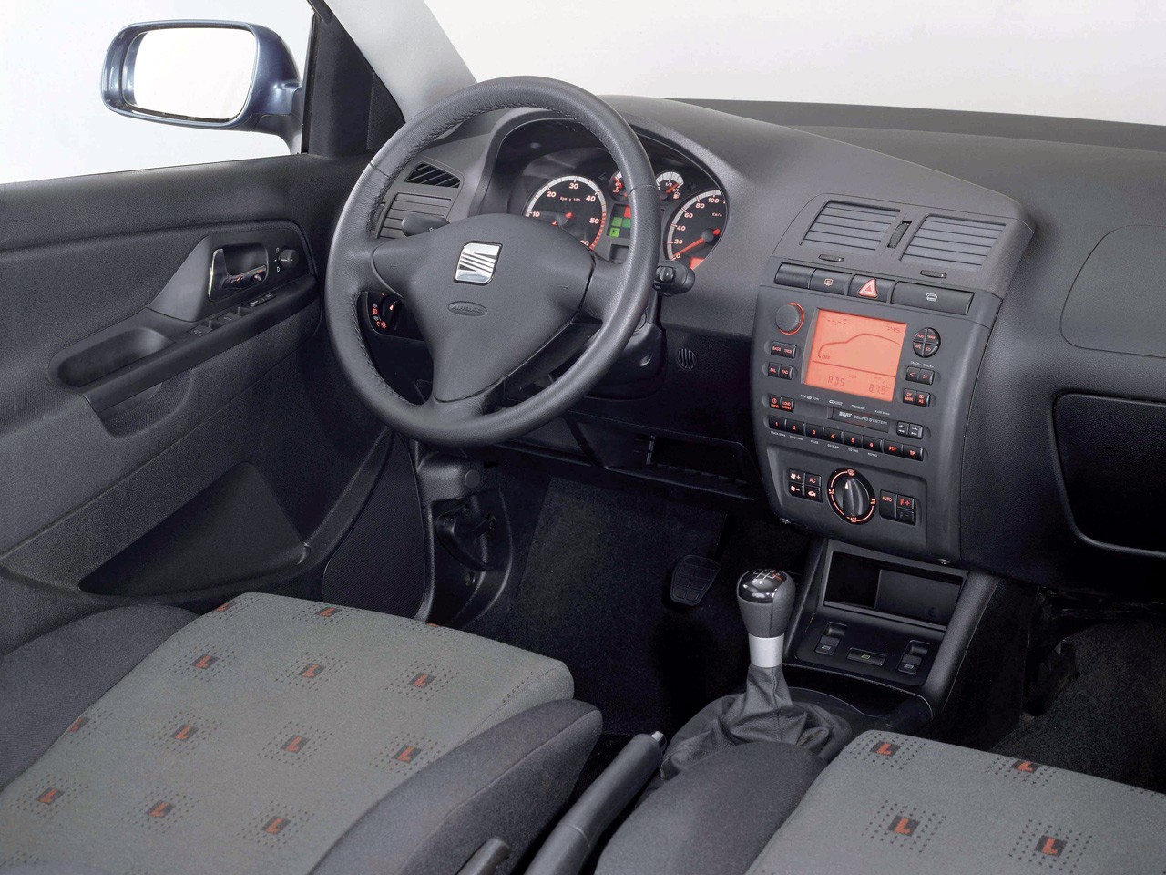 Seat Cordoba photo 6