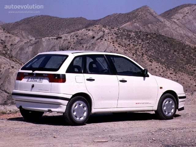 Seat Ibiza 5 Doors photo 2
