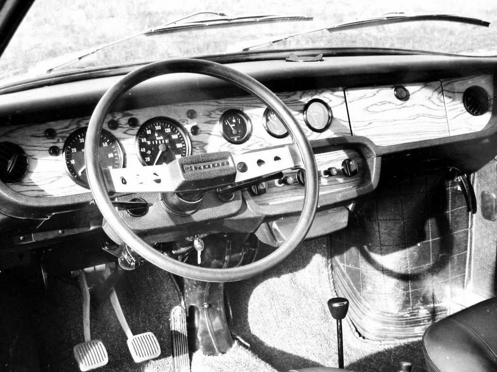 Skoda 100 Series photo 27