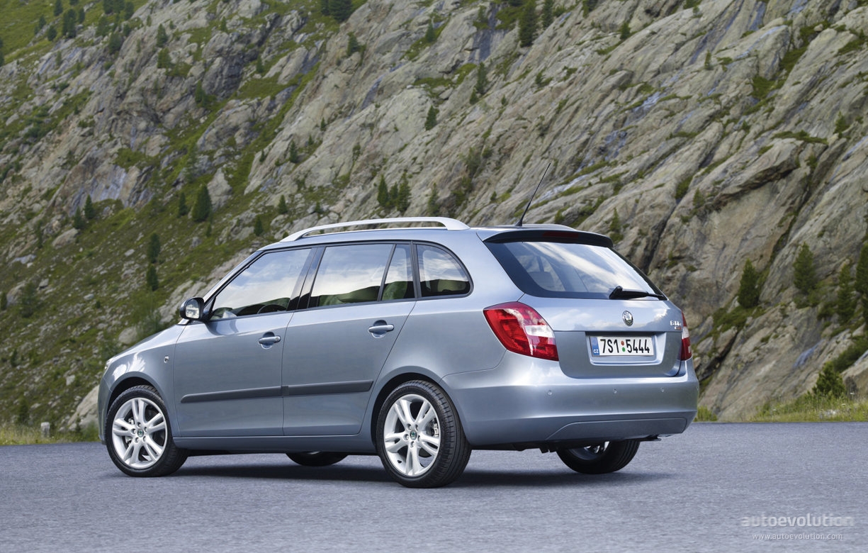 Skoda Fabia Combi photo 2