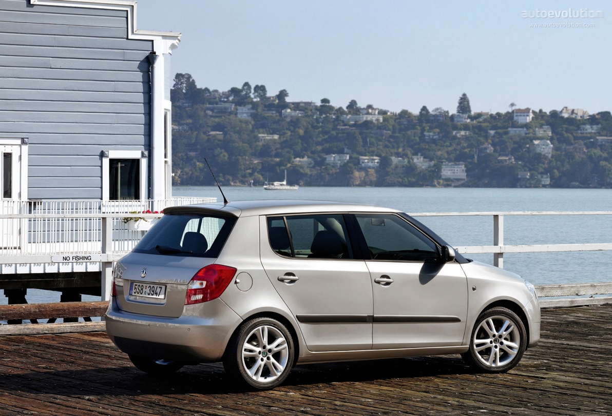 Skoda Fabia photo 3