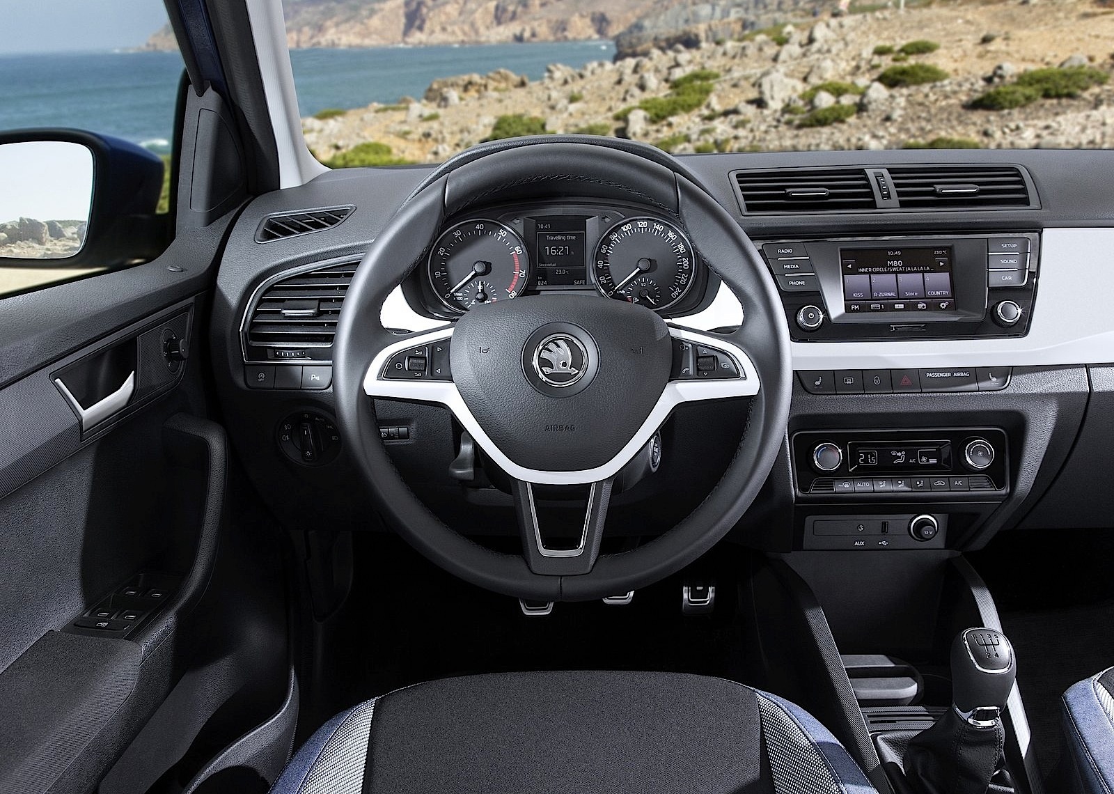 Skoda Fabia photo 18