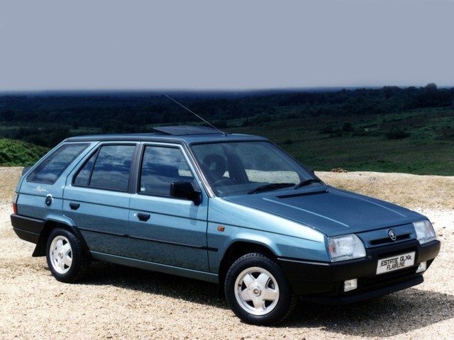 Skoda Favorit Estate photo 6