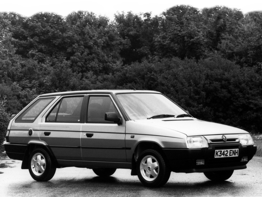 Skoda Favorit Estate photo 7