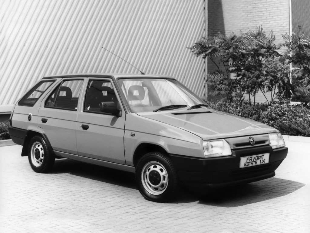 Skoda Favorit Estate photo 8