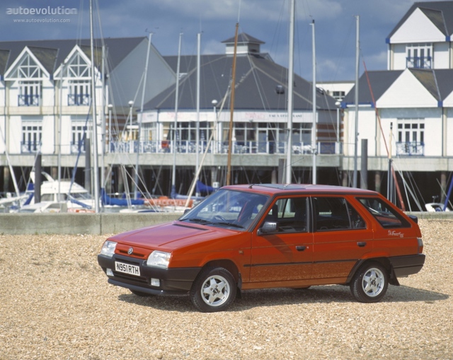 Skoda Favorit Estate photo 2