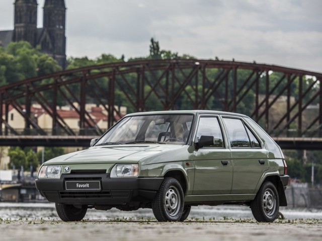 Skoda Favorit foto 11
