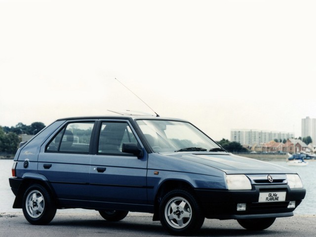 Skoda Favorit foto 4