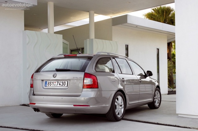 Skoda Octavia Combi 4X4 photo 9