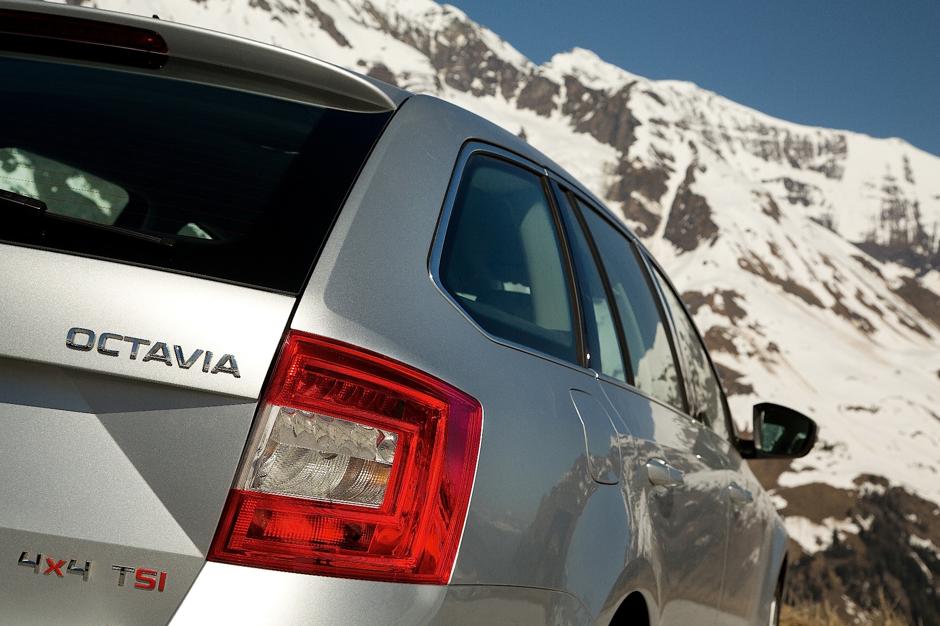 Skoda Octavia Combi 4X4 photo 9