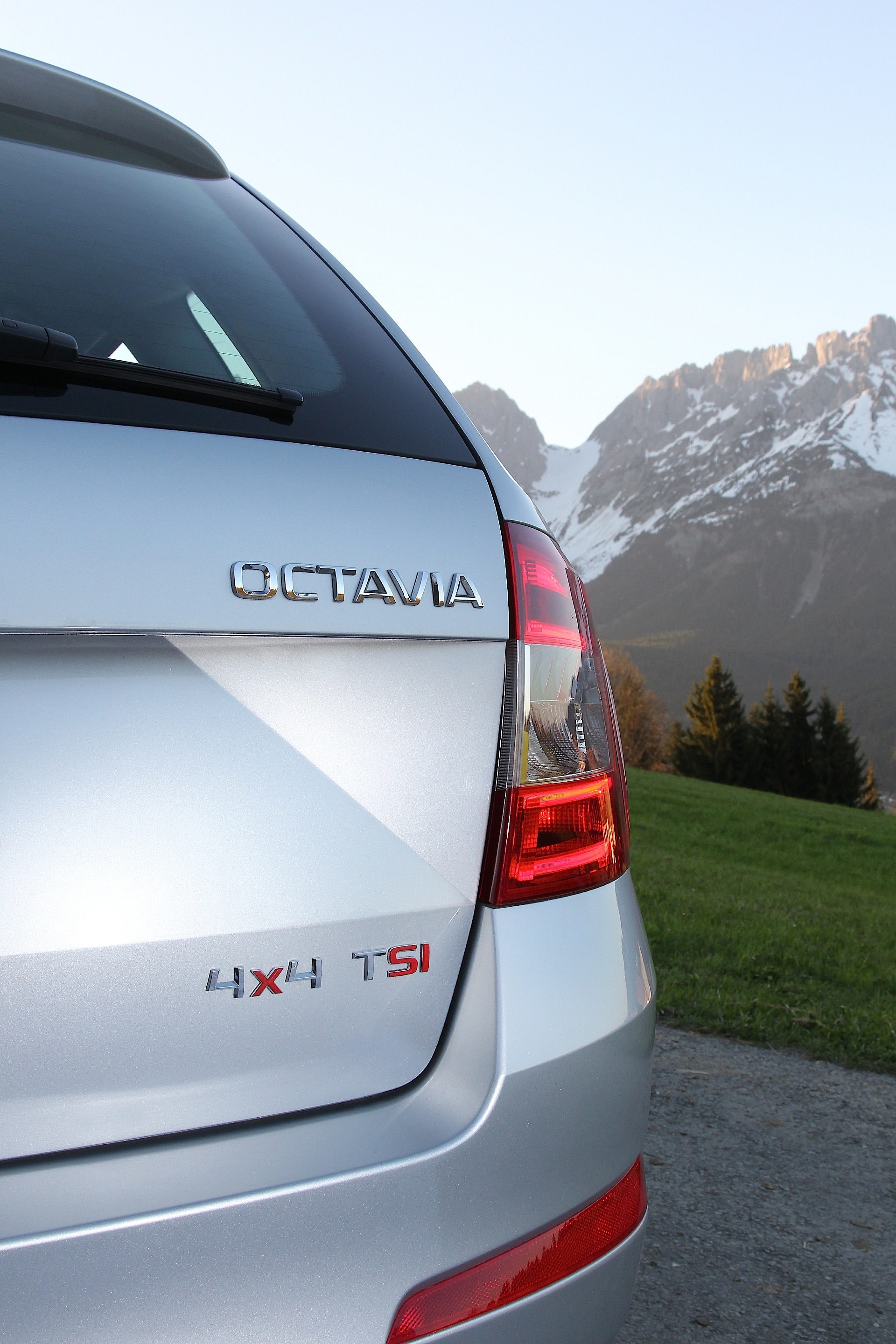 Skoda Octavia Combi 4X4 photo 10