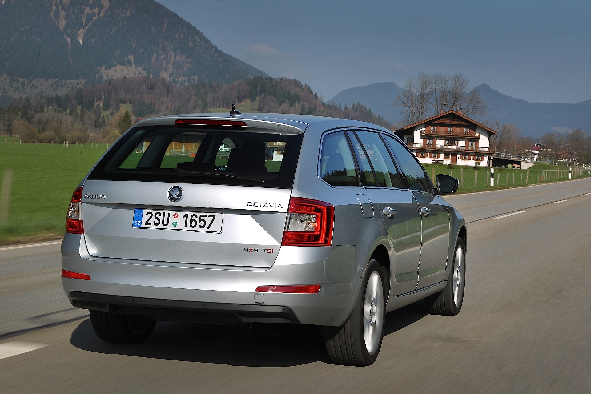 Skoda Octavia Combi 4X4 photo 6