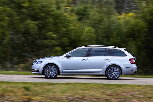 Skoda Octavia Combi 4X4 photo 5