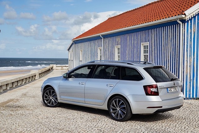 Skoda Octavia Combi 4X4 photo 7