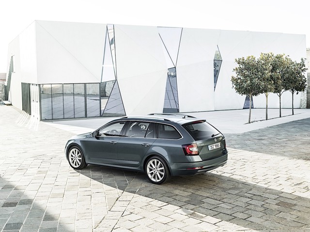 Skoda Octavia Combi 4X4 photo 9
