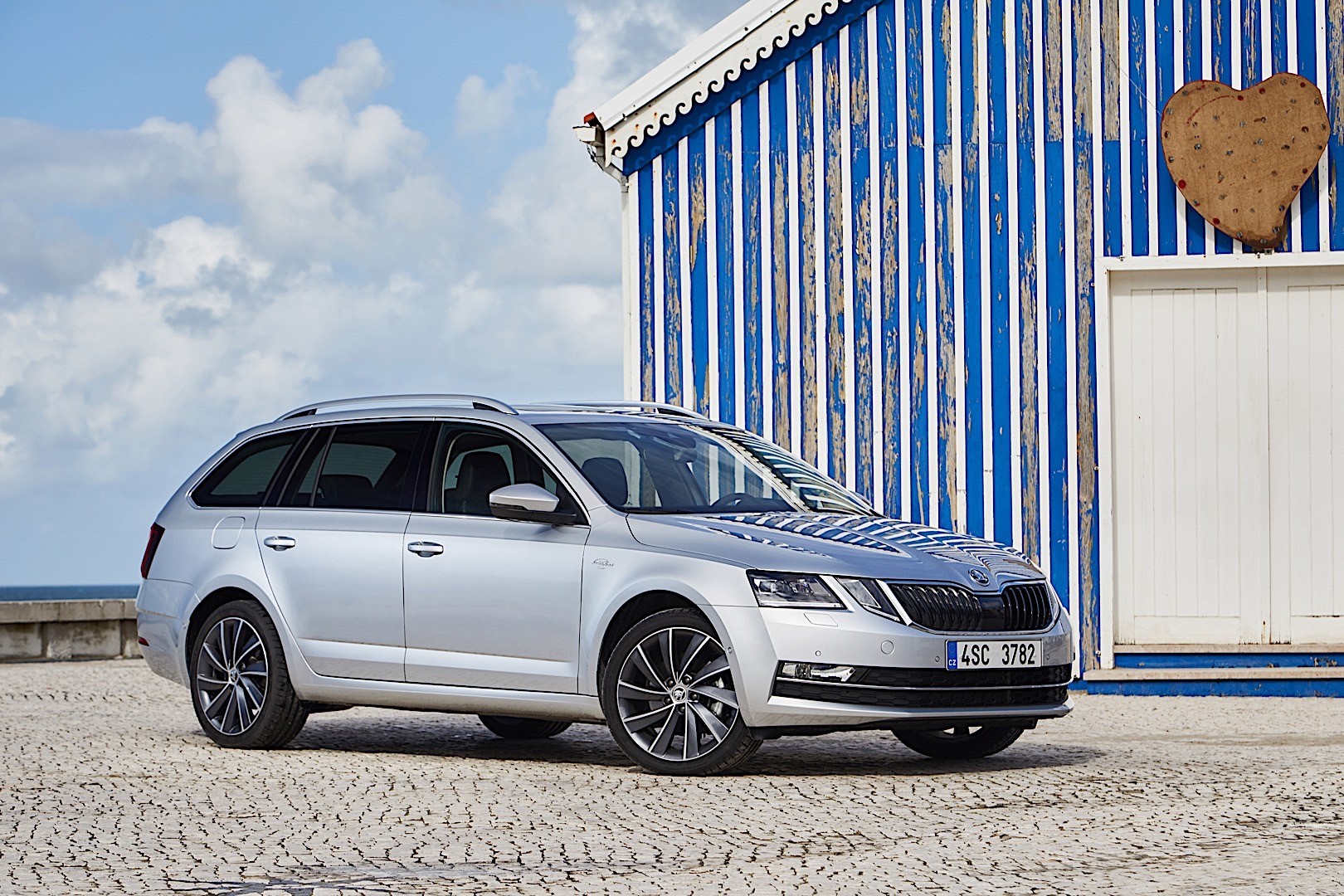 Skoda Octavia Combi 4X4 photo 11