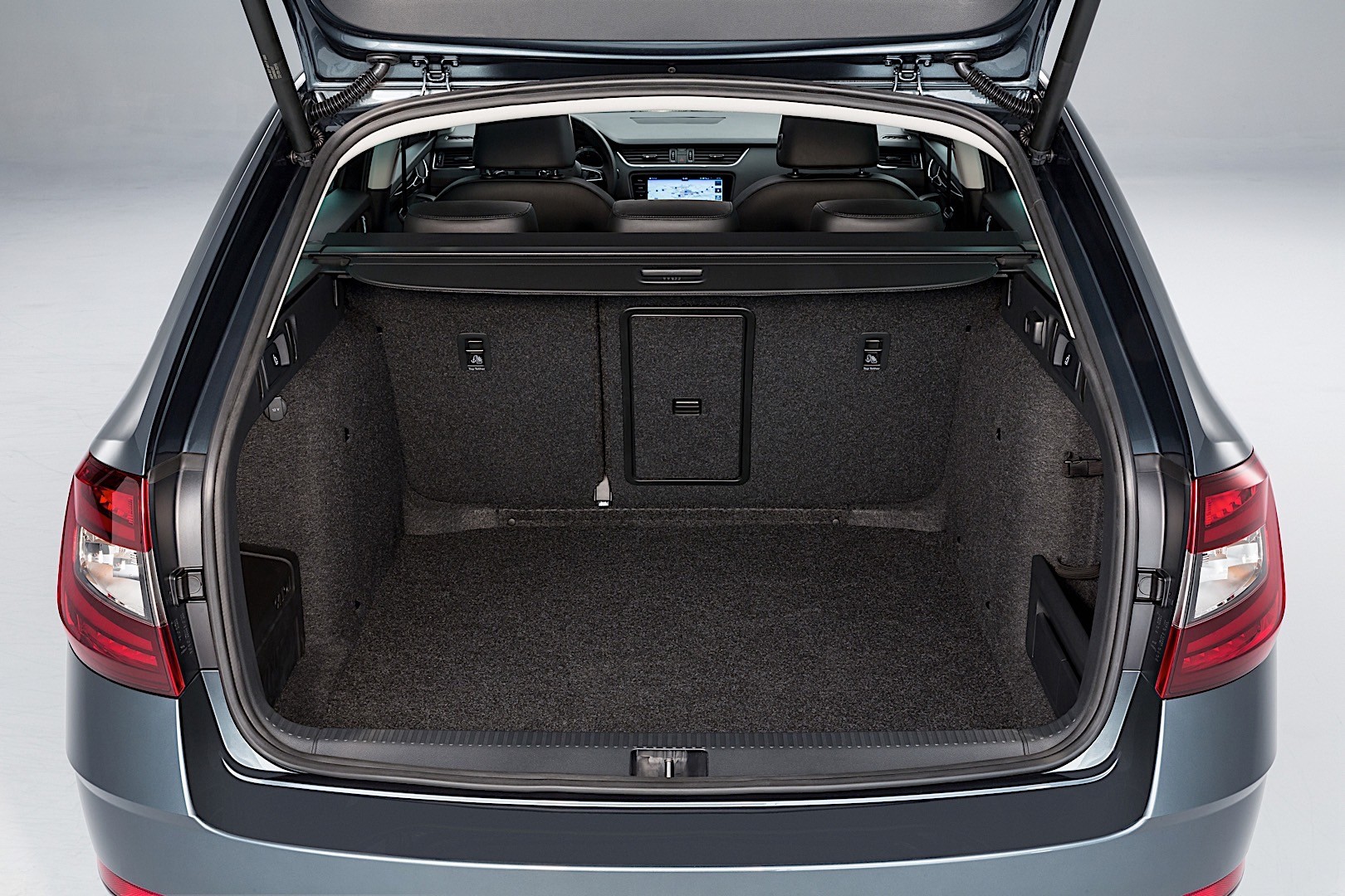 Skoda Octavia Combi 4X4 photo 23