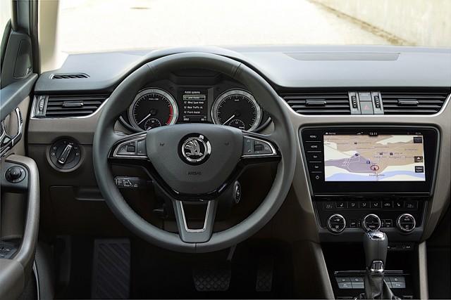 Skoda Octavia Combi 4X4 photo 26