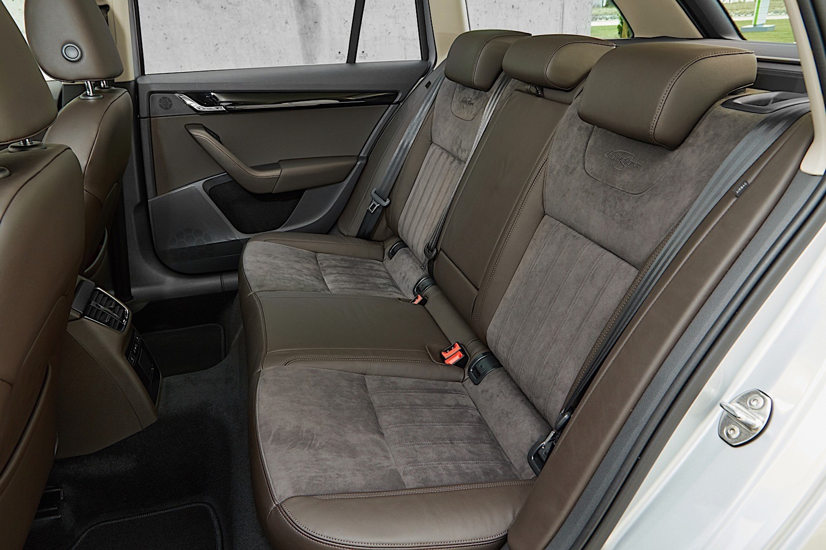 Skoda Octavia Combi 4X4 photo 28