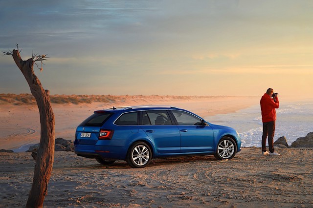 Skoda Octavia Combi 4X4 photo 2