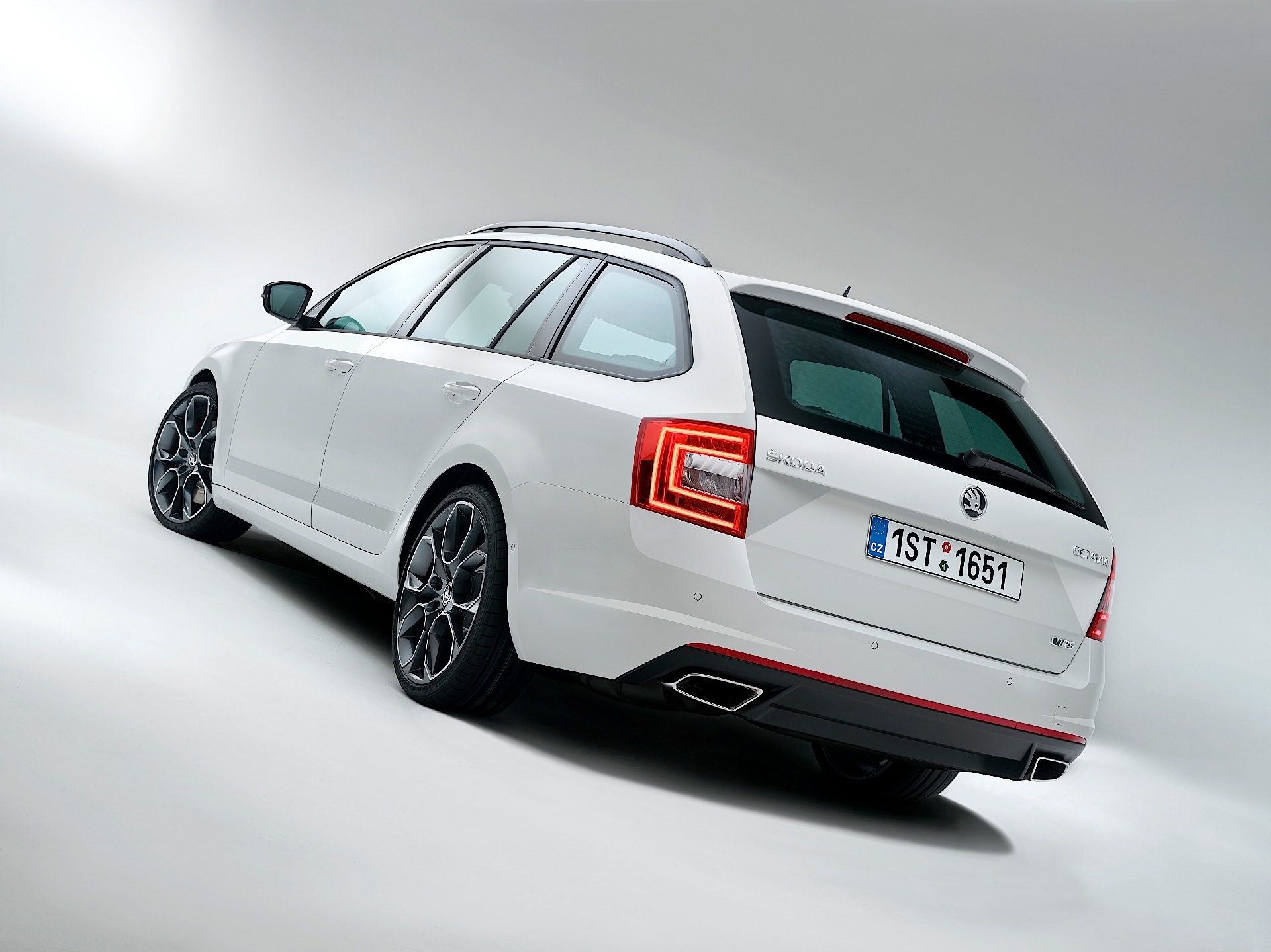 Skoda Octavia Combi Rs photo 8