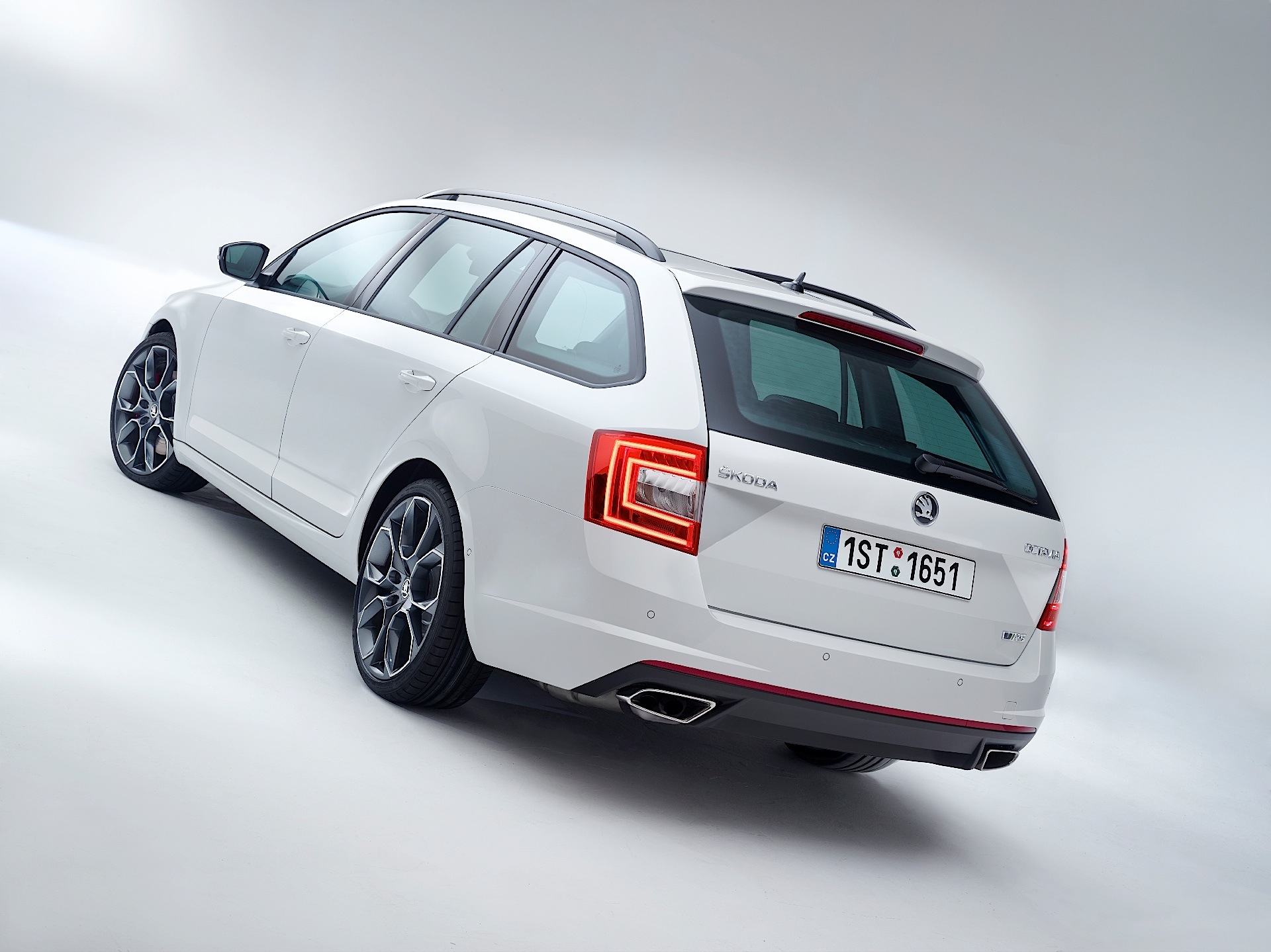 Skoda Octavia Combi Rs photo 9