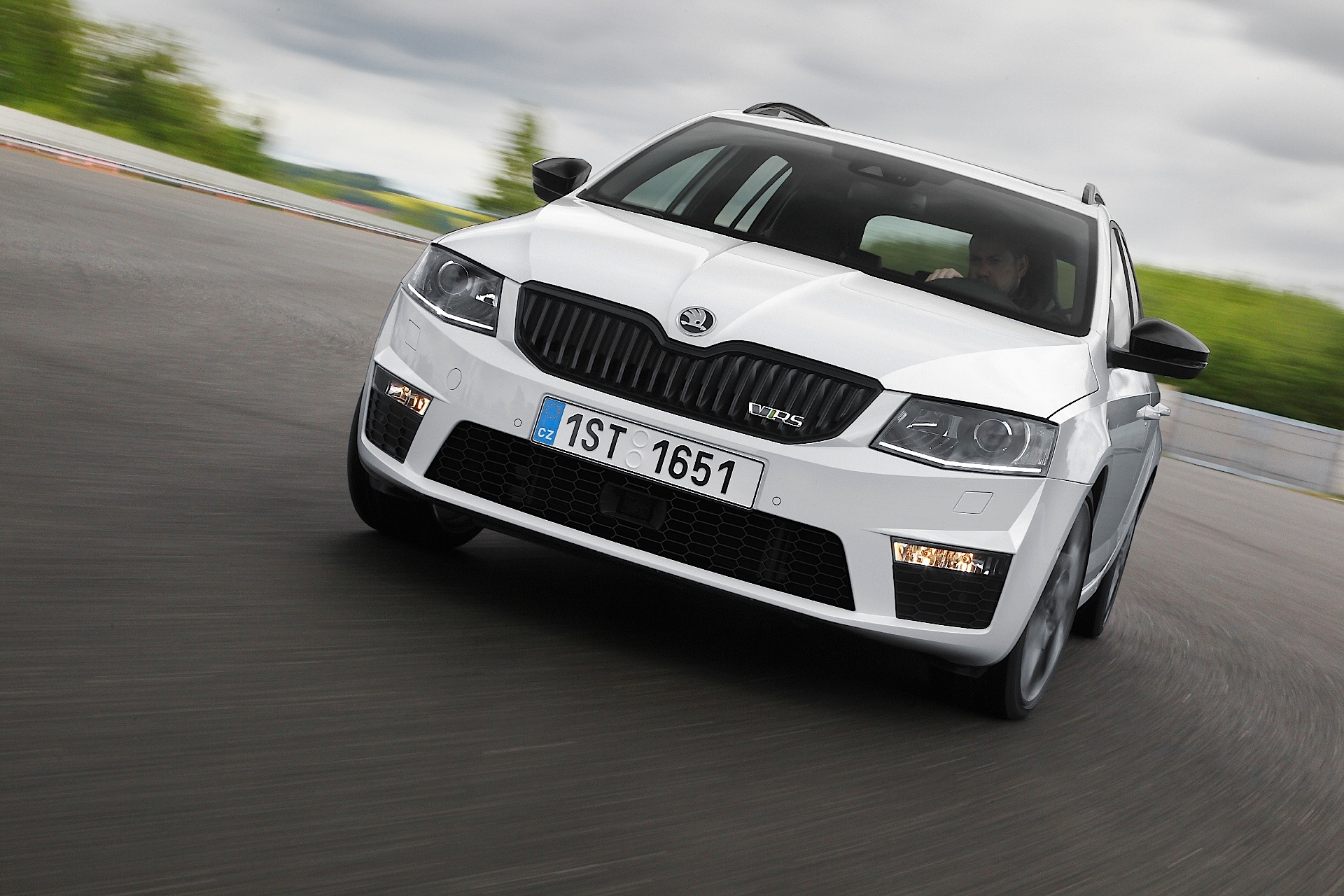 Skoda Octavia Combi Rs photo 10