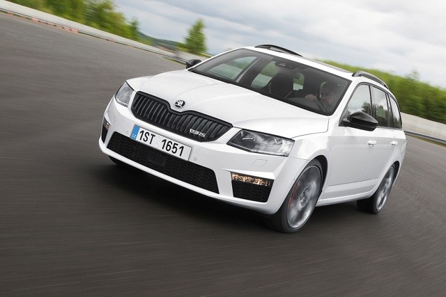 Skoda Octavia Combi Rs photo 11