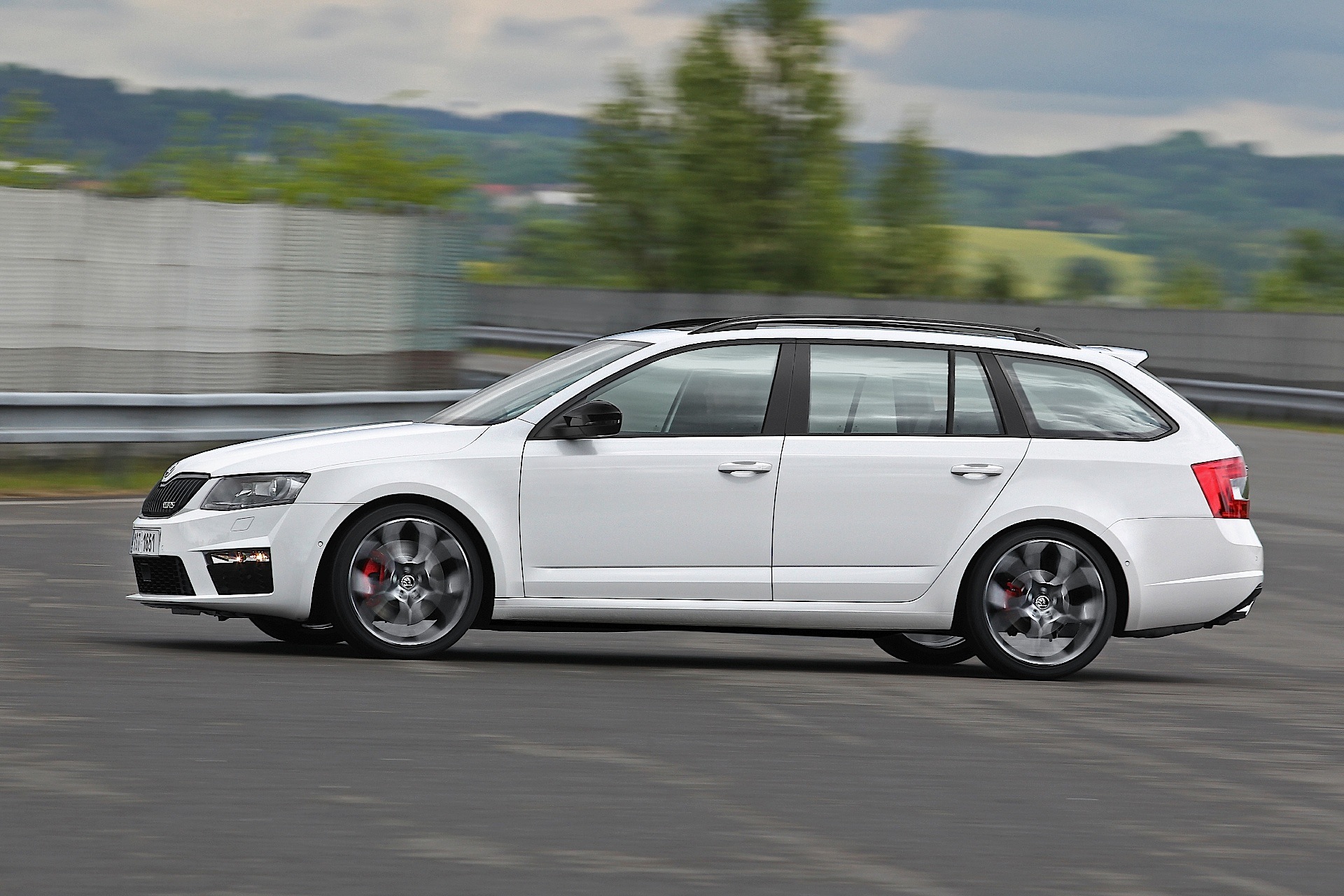 Skoda Octavia Combi Rs photo 13