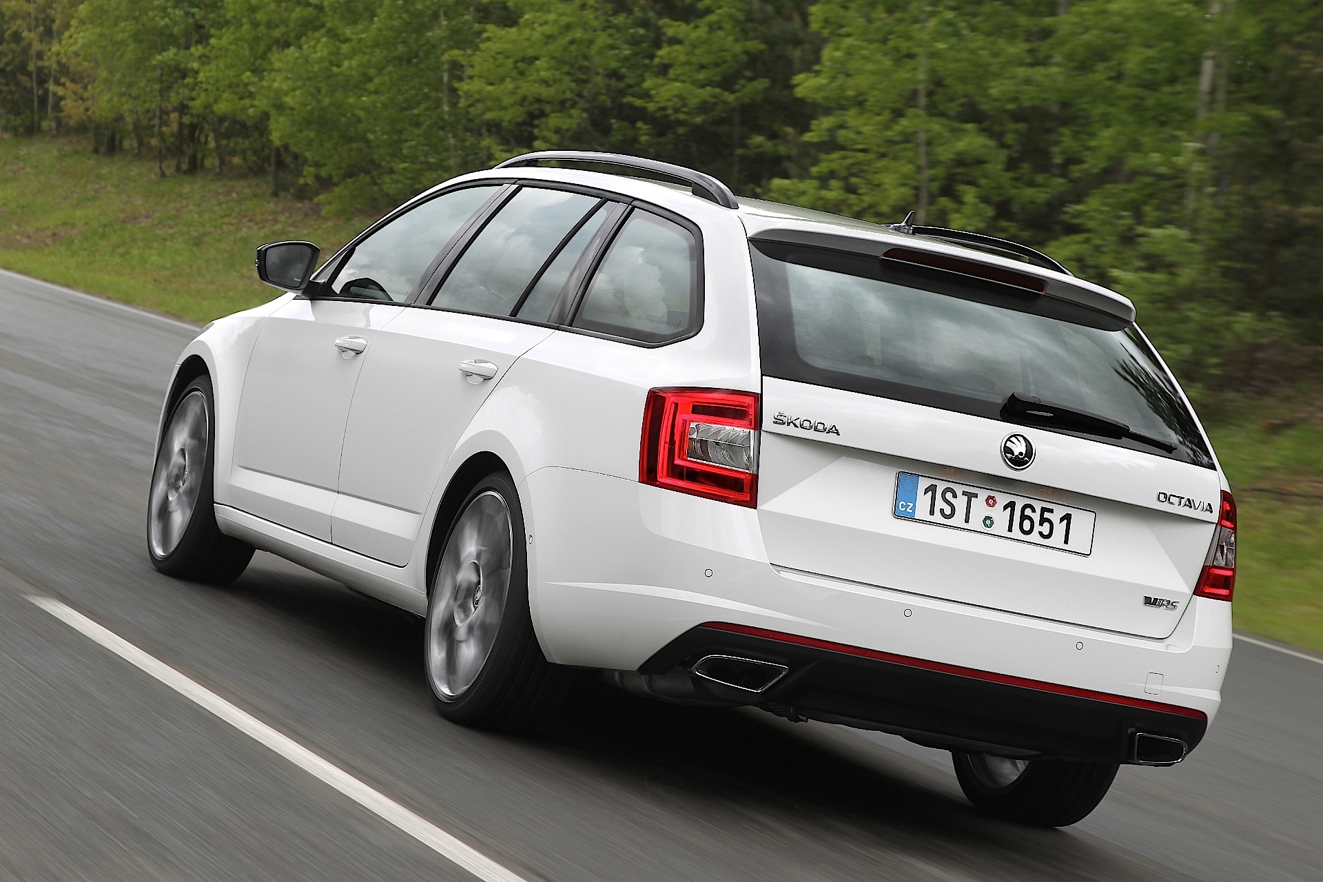 Skoda Octavia Combi Rs photo 15