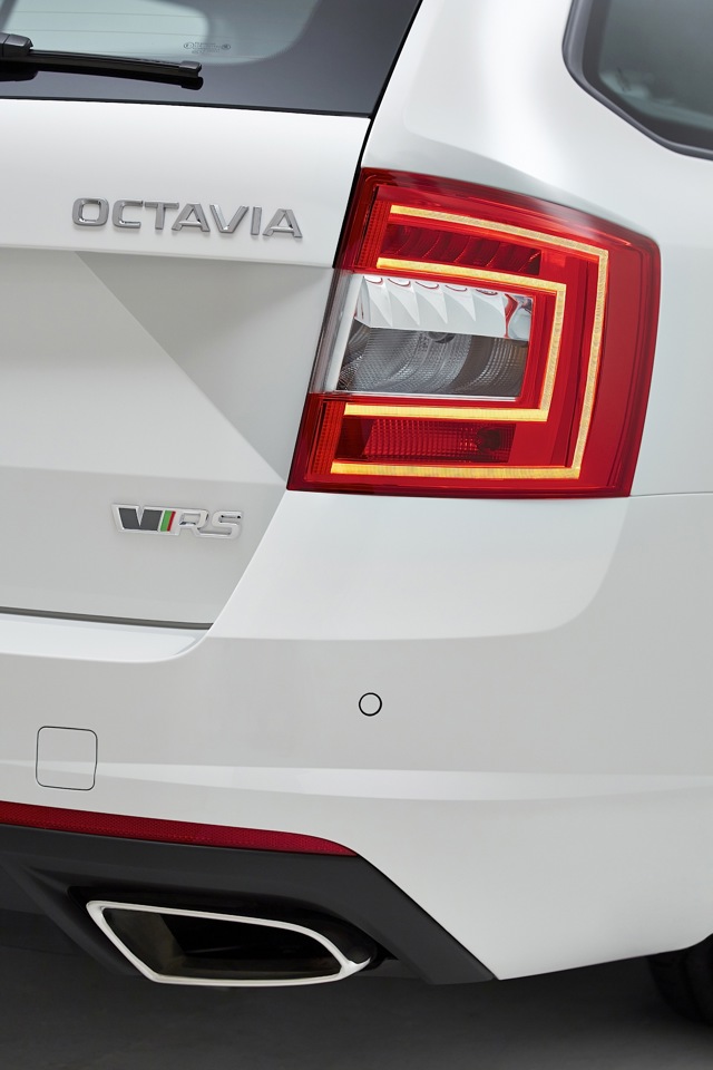 Skoda Octavia Combi Rs photo 16