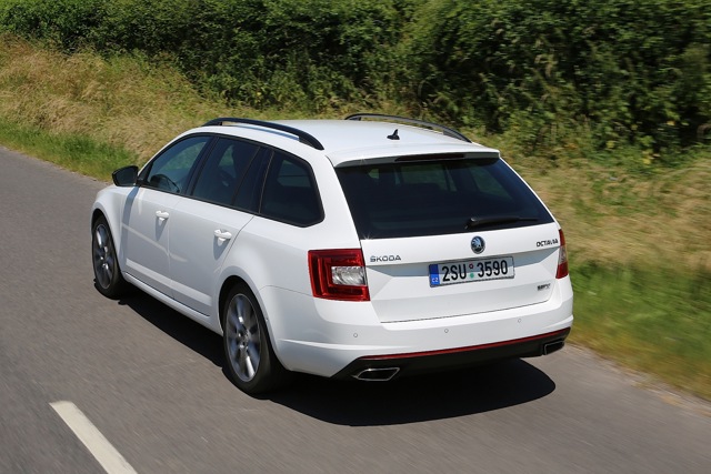 Skoda Octavia Combi Rs photo 25