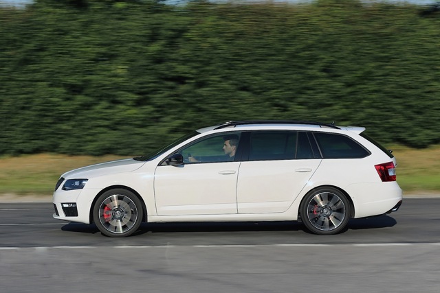 Skoda Octavia Combi Rs photo 27