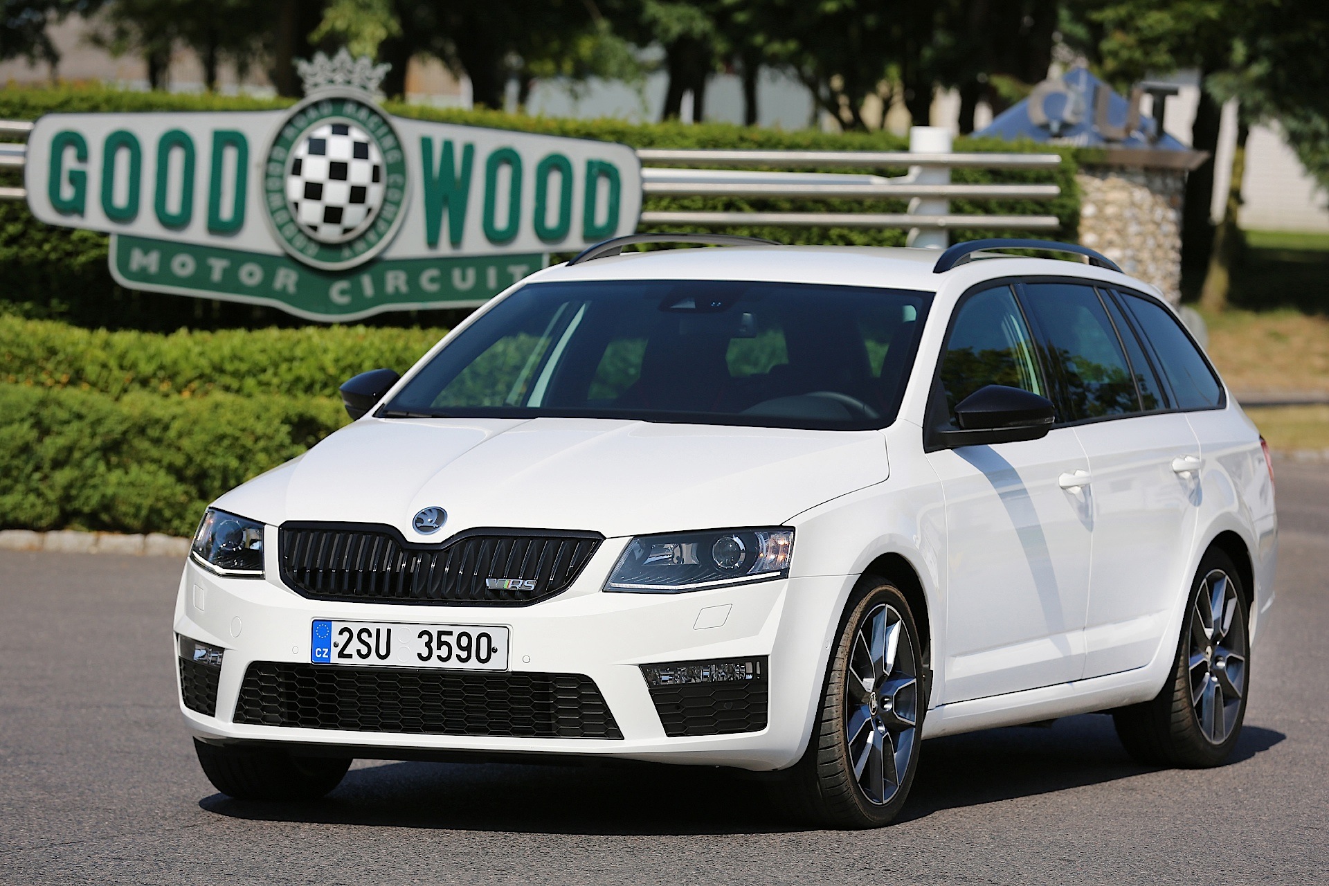 Skoda Octavia Combi Rs photo 29