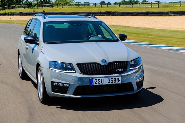 Skoda Octavia Combi Rs photo 40