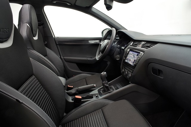 Skoda Octavia Combi Rs photo 42