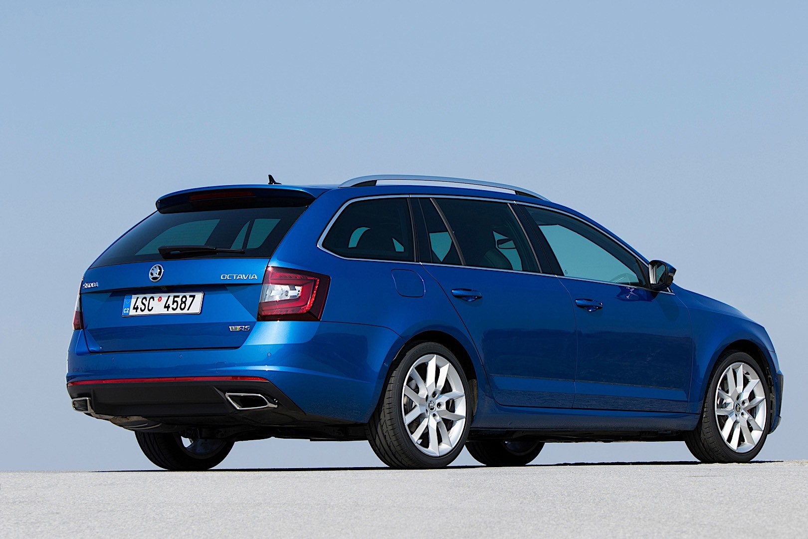 Skoda Octavia Combi Rs photo 13