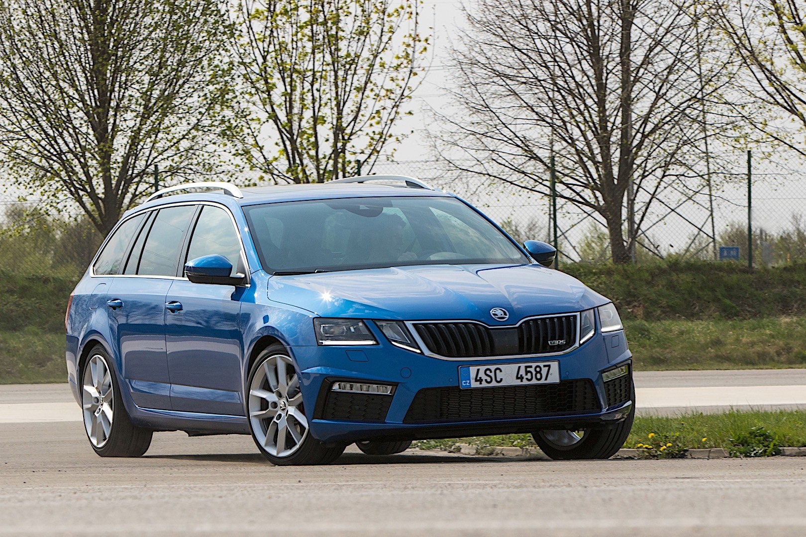 Skoda Octavia Combi Rs photo 14