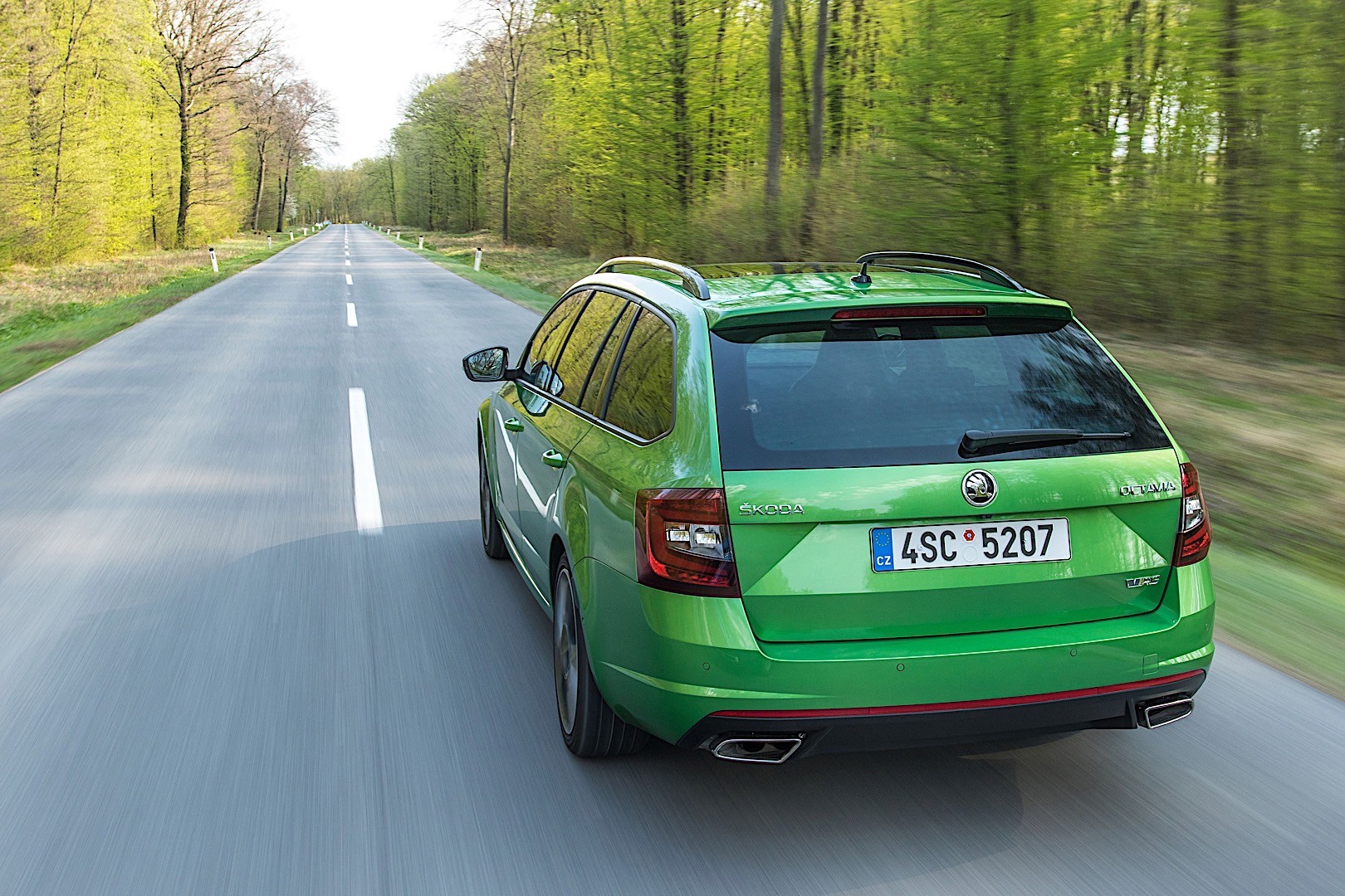 Skoda Octavia Combi Rs photo 16