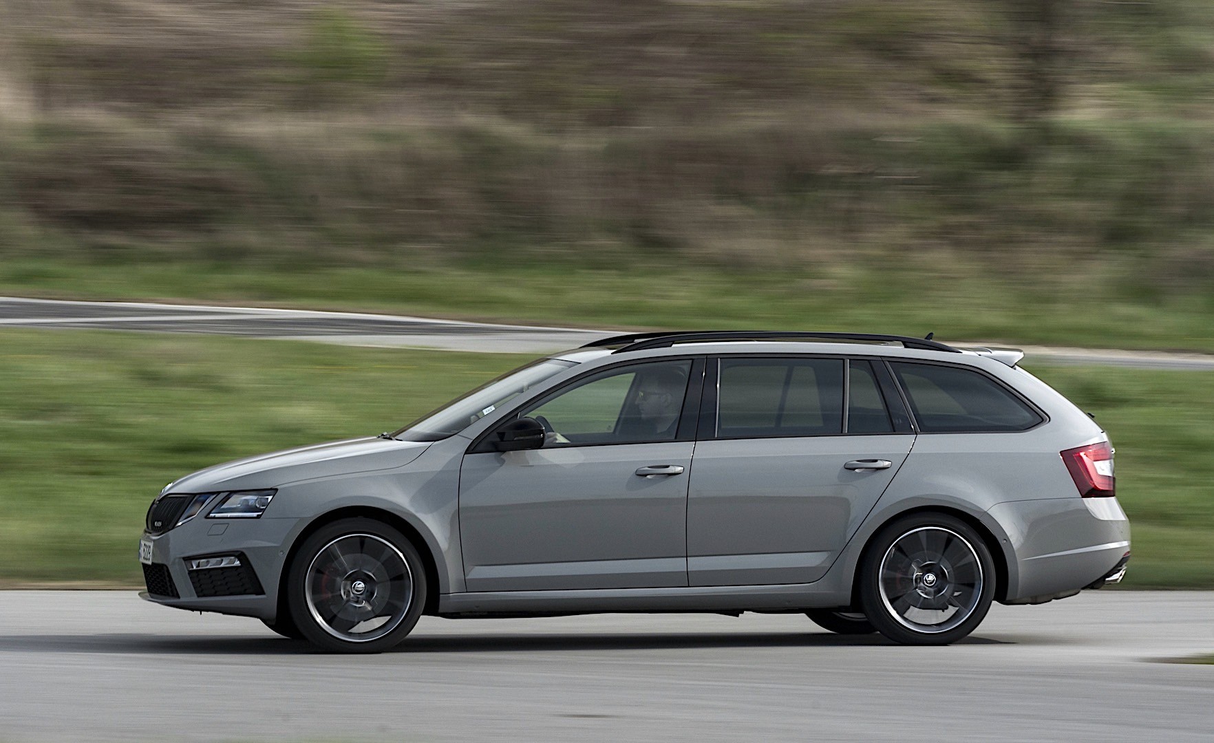 Skoda Octavia Combi Rs photo 23