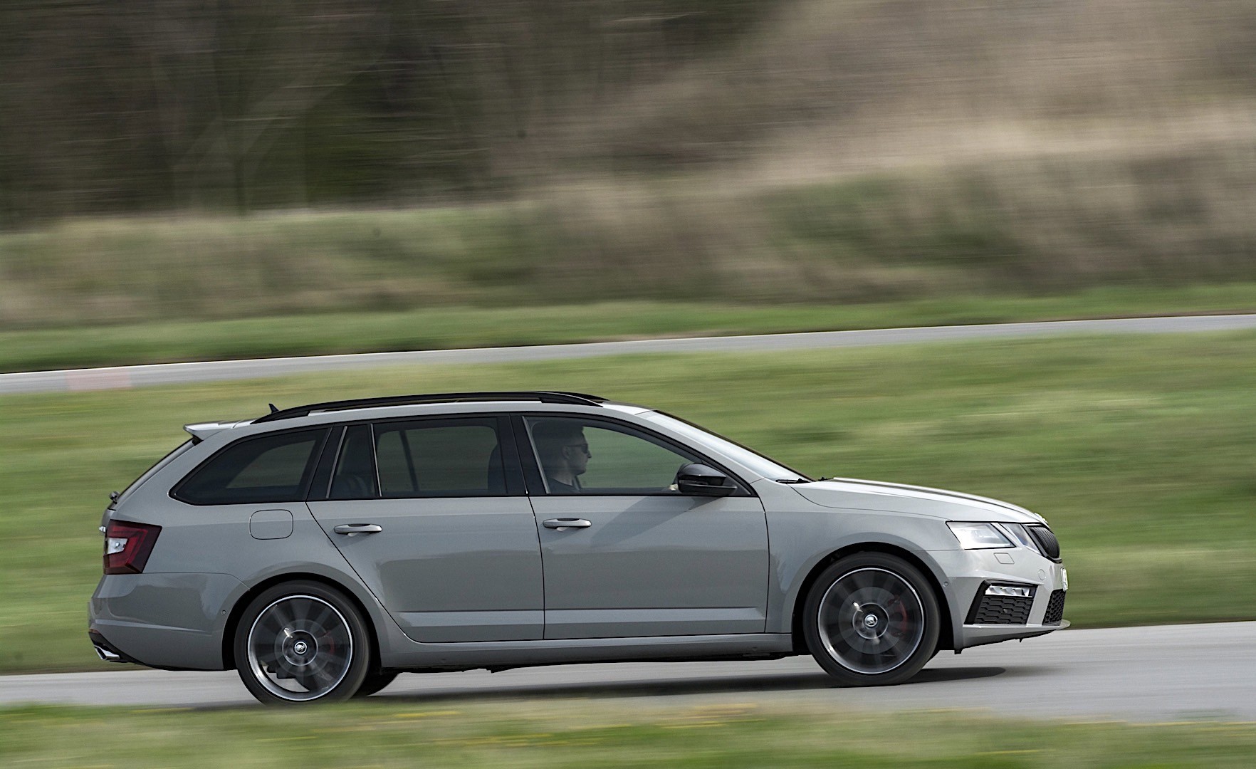 Skoda Octavia Combi Rs photo 28