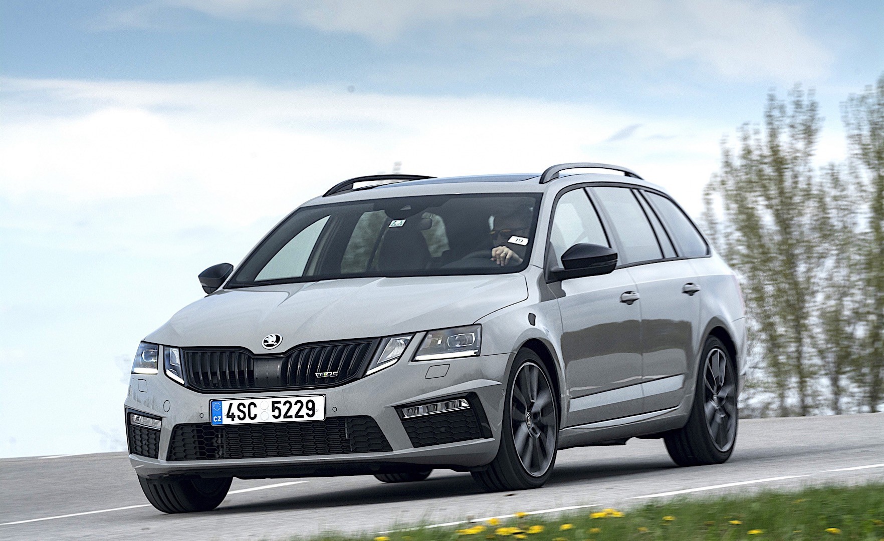 Skoda Octavia Combi Rs photo 32