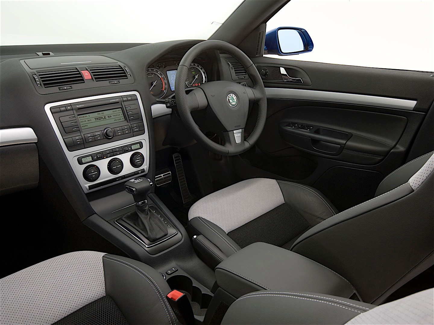 Skoda Octavia Combi Rs photo 37