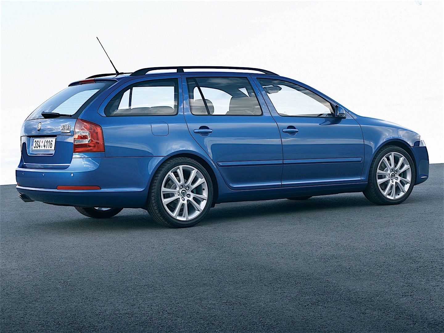 Skoda Octavia Combi Rs photo 14