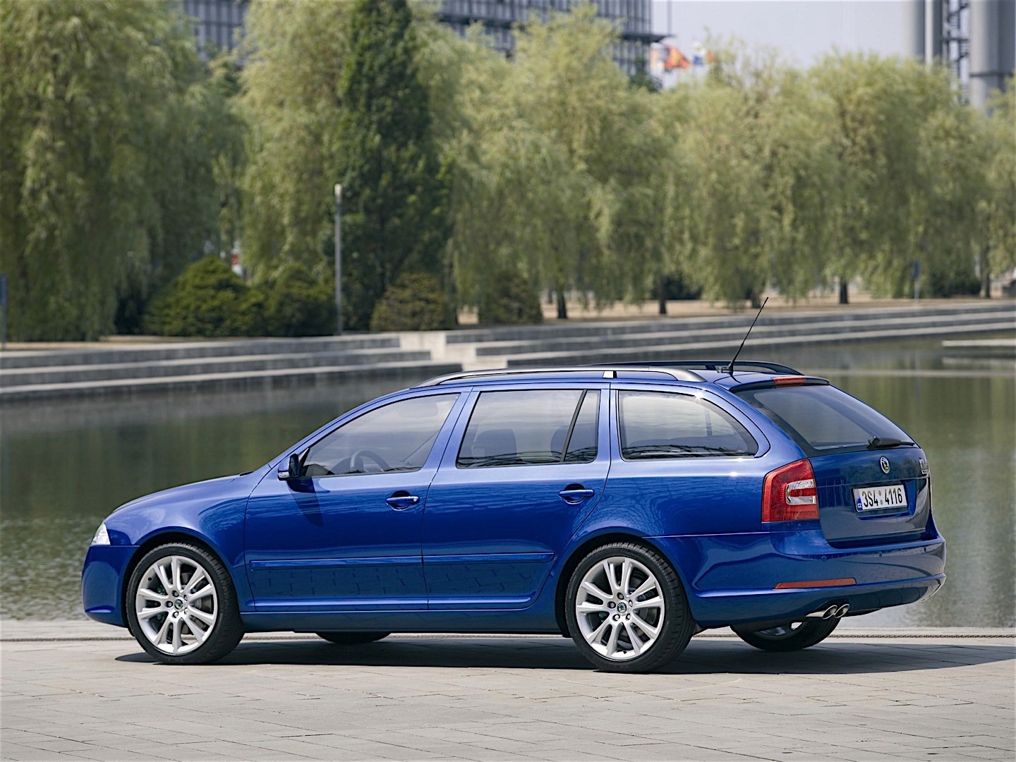 Skoda Octavia Combi Rs photo 23