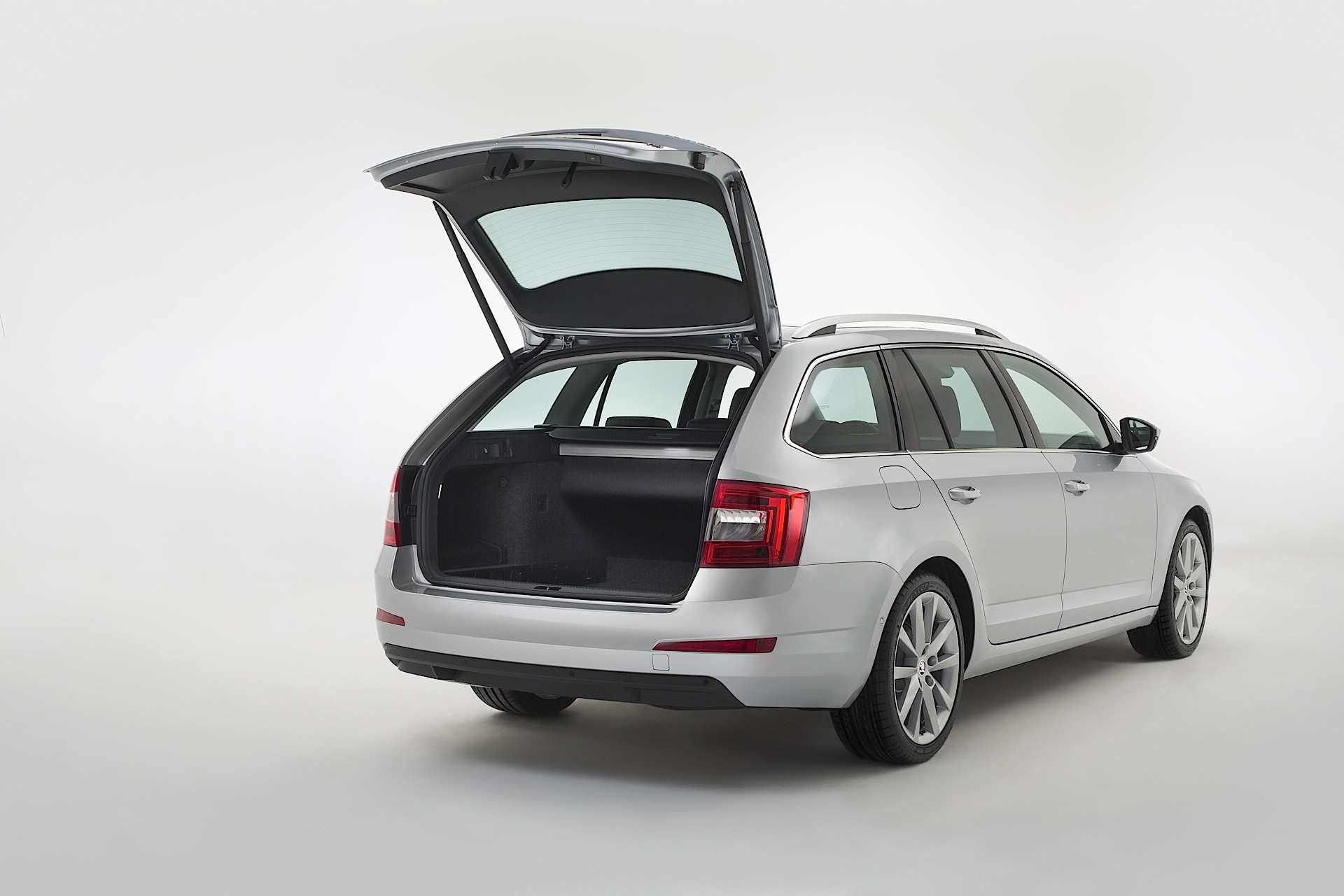 Skoda Octavia Combi photo 13