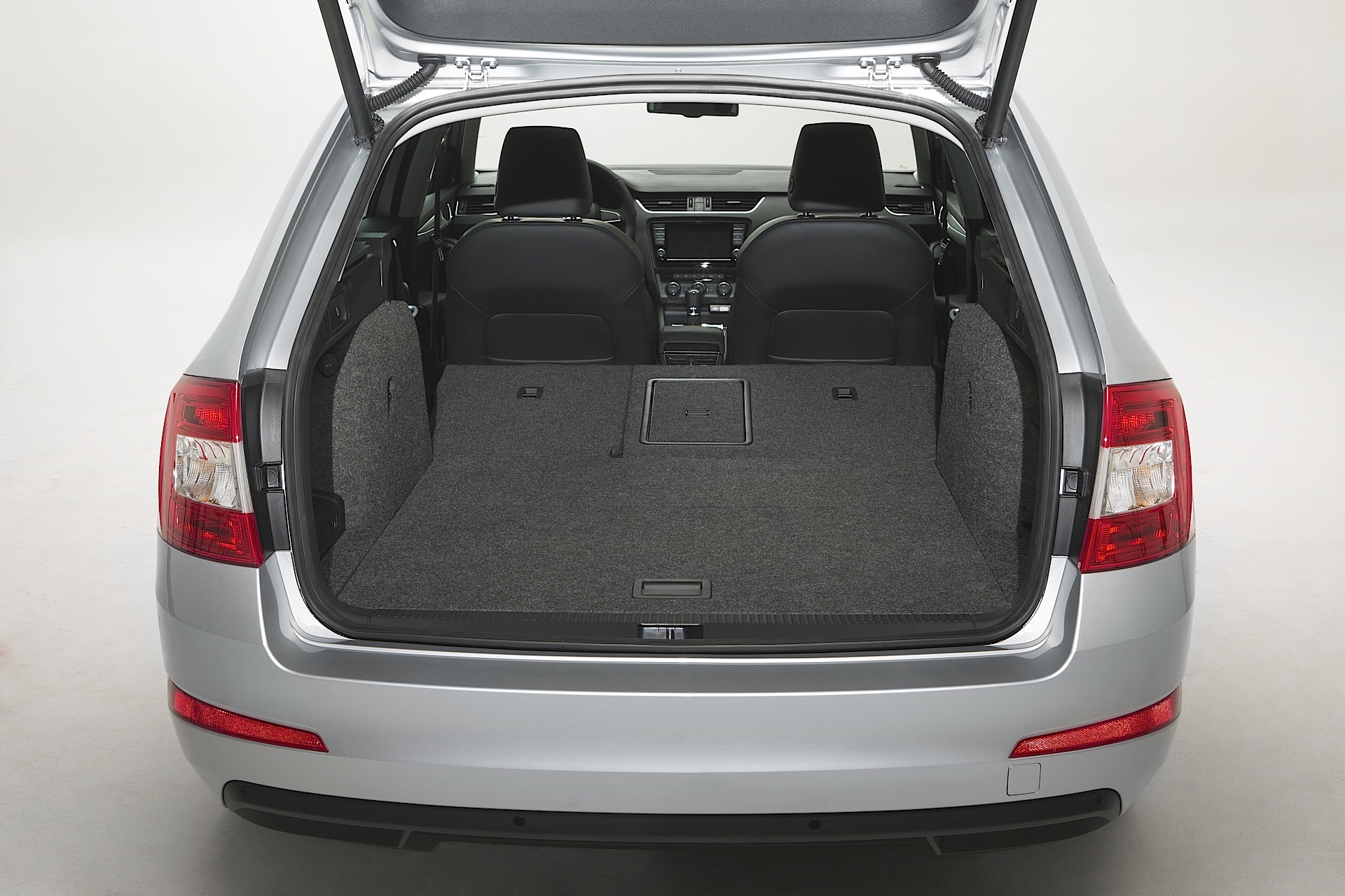 Skoda Octavia Combi photo 14